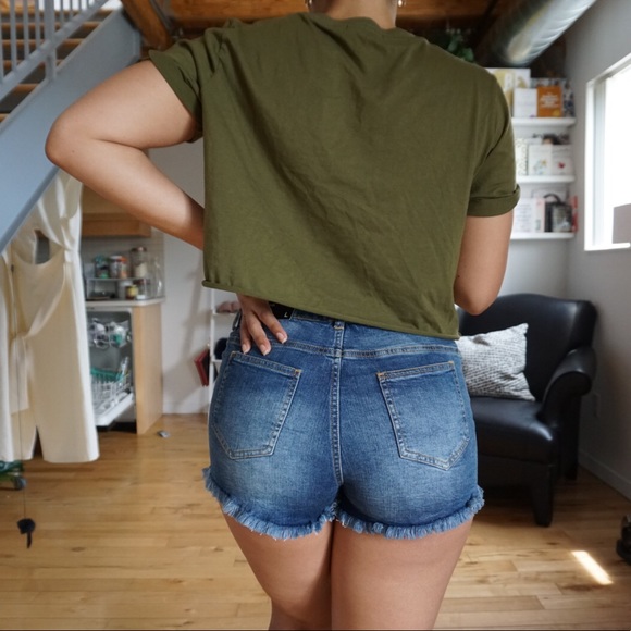 Mid Rise Cut Off Jean Shorts - Picture 3 of 4